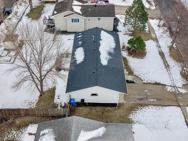 2301 23rd Avenue S, Fargo, ND 58103