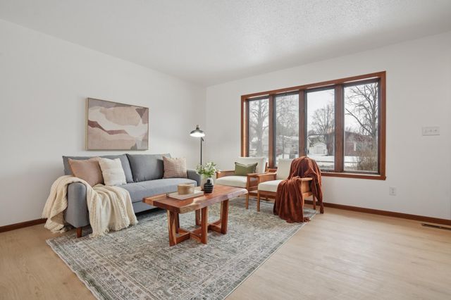 2301 23rd Avenue S, Fargo, ND 58103