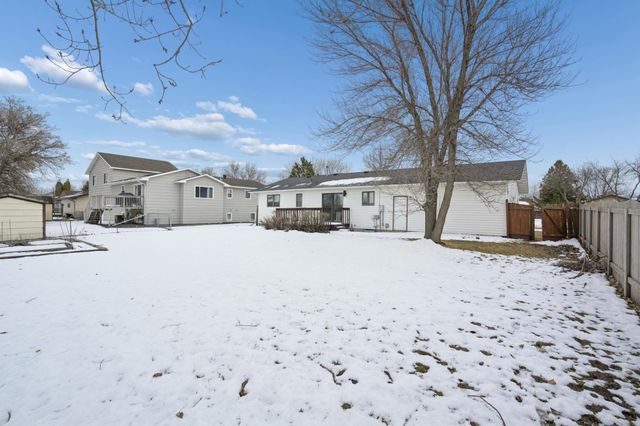 2301 23rd Avenue S, Fargo, ND 58103