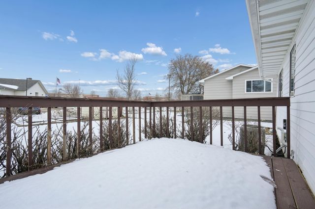 2301 23rd Avenue S, Fargo, ND 58103