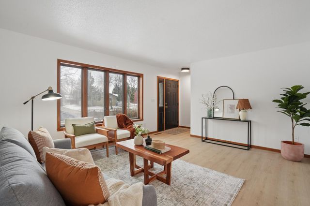 2301 23rd Avenue S, Fargo, ND 58103