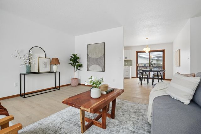 2301 23rd Avenue S, Fargo, ND 58103