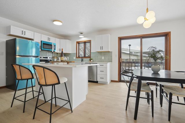 2301 23rd Avenue S, Fargo, ND 58103