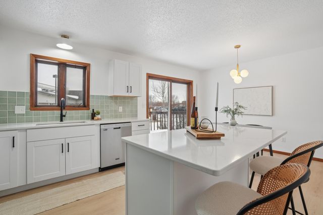 2301 23rd Avenue S, Fargo, ND 58103