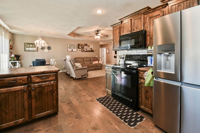 714 Lake Avenue, Clever, MO 65631