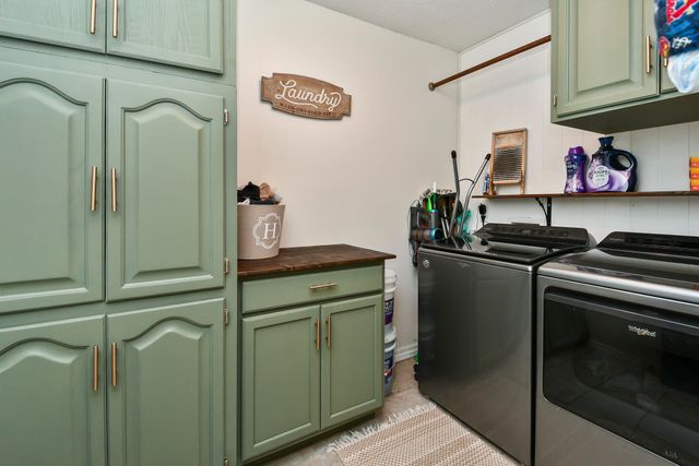 714 Lake Avenue, Clever, MO 65631