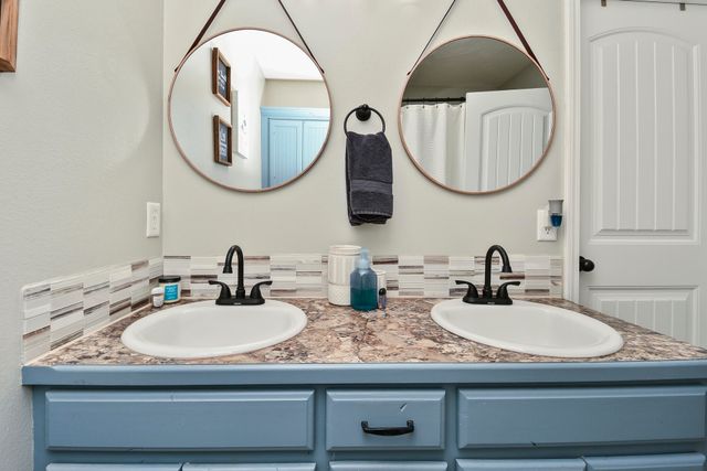 714 Lake Avenue, Clever, MO 65631