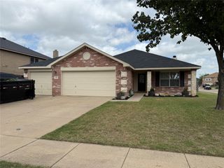225 Blue Roan Drive, Waxahachie, TX 75165