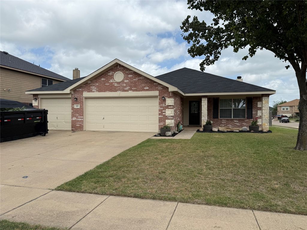 225 Blue Roan Drive, Waxahachie, TX 75165