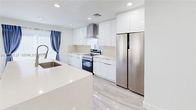 1886 NW 68th St, Miami, FL 33147