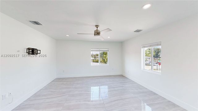 1886 NW 68th St, Miami, FL 33147