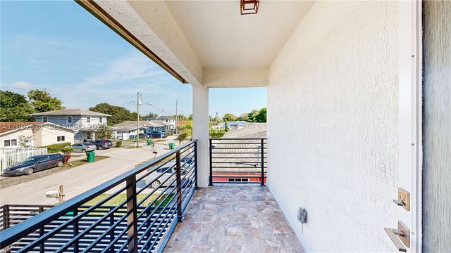 1886 NW 68th St, Miami, FL 33147