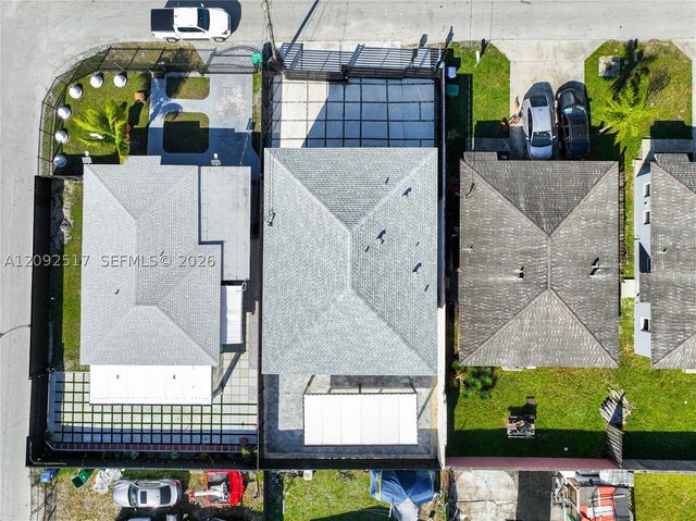 1886 NW 68th St, Miami, FL 33147