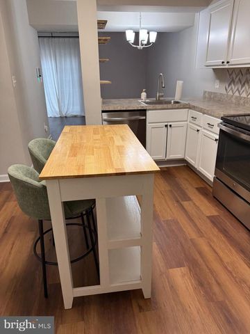 2069 TANGLEWOOD DR, Waldorf, MD 20601