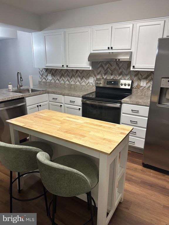 2069 TANGLEWOOD DR, Waldorf, MD 20601