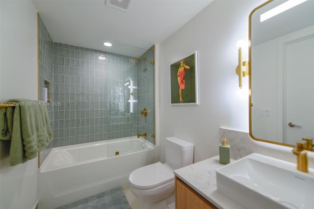 159 NE 6th St 4601, Miami, FL 33132