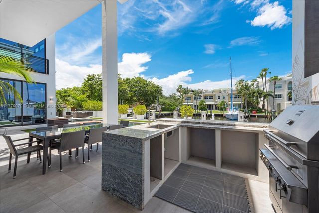 1400 Bayview Dr, Fort Lauderdale, FL 33304