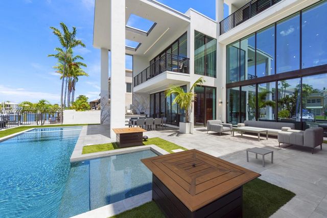 1400 Bayview Dr, Fort Lauderdale, FL 33304