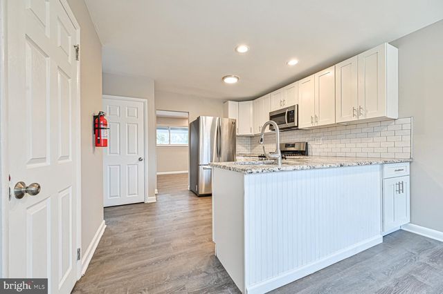317 E COLLINGS DR, Williamstown, NJ 08094