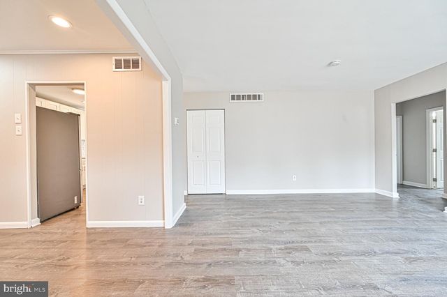 317 E COLLINGS DR, Williamstown, NJ 08094
