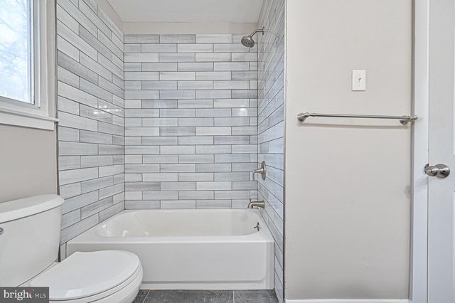 317 E COLLINGS DR, Williamstown, NJ 08094