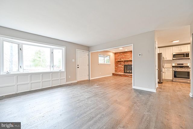 317 E COLLINGS DR, Williamstown, NJ 08094