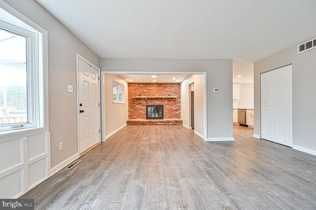 317 E COLLINGS DR, Williamstown, NJ 08094