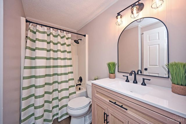 9553 Olde Woods Drive, West Chester, OH 45011