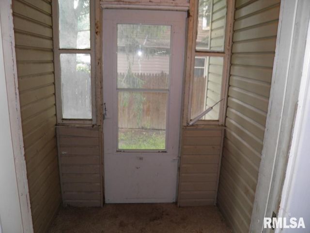 250 44TH Street, Moline, IL 61265