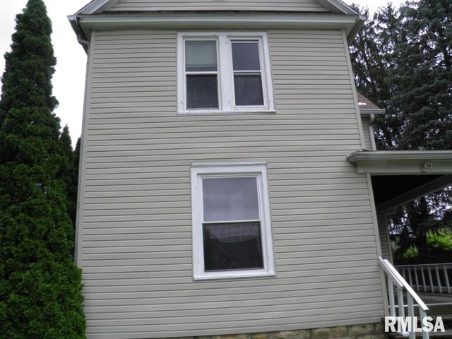 250 44TH Street, Moline, IL 61265