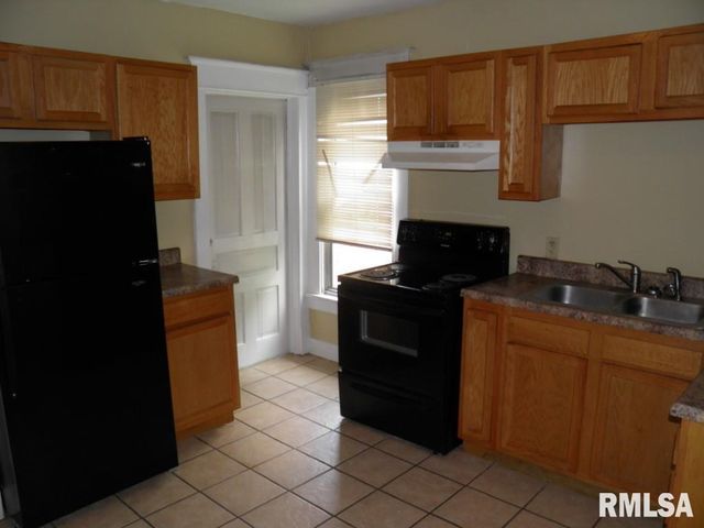 250 44TH Street, Moline, IL 61265