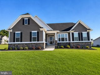11 KAITLYN DR, Hanover, PA 17331