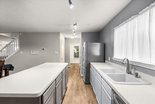 1806 Cedar Ridge Drive, Mesquite, TX 75181