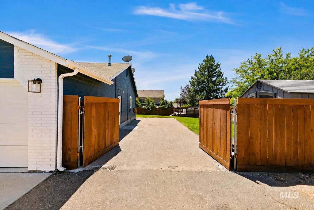 3309 Robinhood Loop, Nampa, ID 83687 photo 5