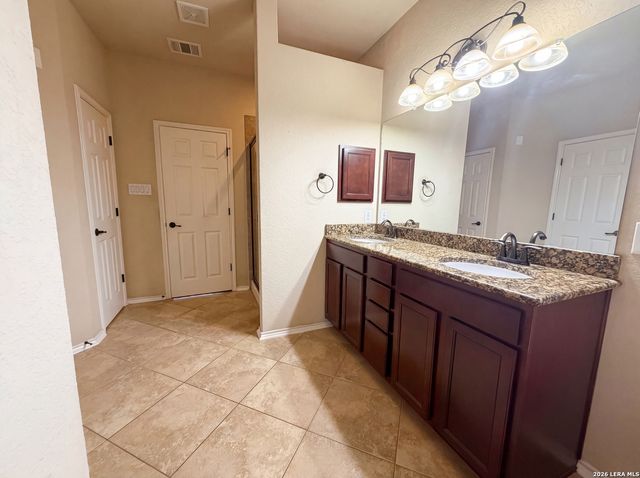 6941 LAURA HTS, Schertz, TX 78154