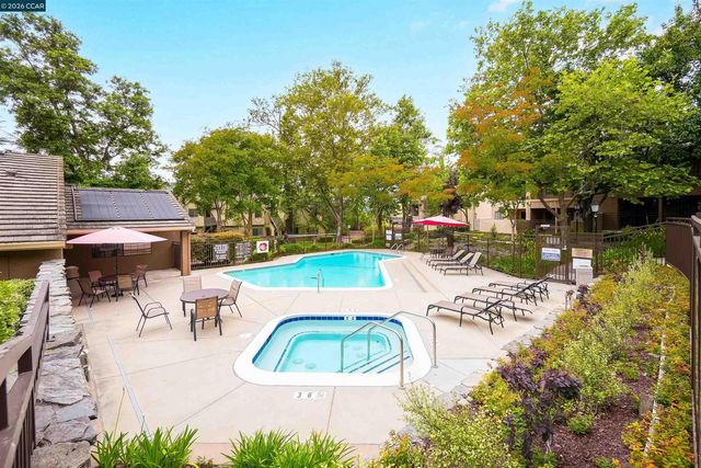 2020 Canyon Woods Dr C, San Ramon, CA 94582
