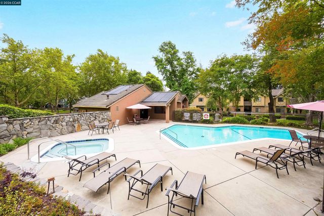 2020 Canyon Woods Dr C, San Ramon, CA 94582