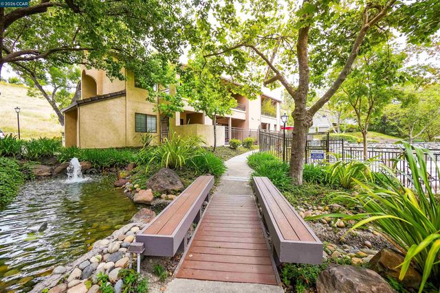 2020 Canyon Woods Dr C, San Ramon, CA 94582