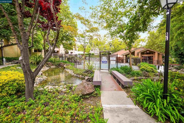 2020 Canyon Woods Dr C, San Ramon, CA 94582