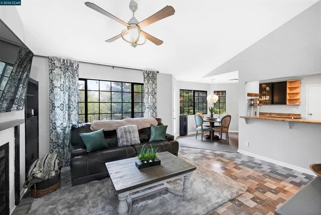 2020 Canyon Woods Dr C, San Ramon, CA 94582
