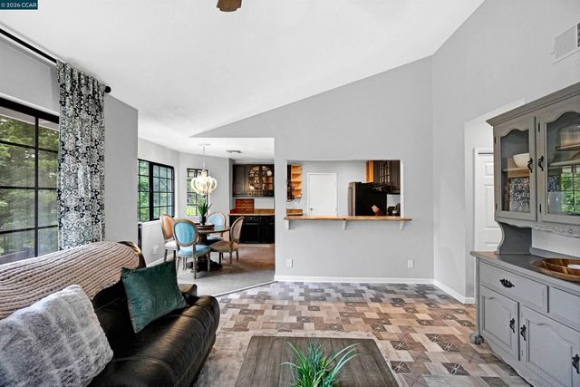 2020 Canyon Woods Dr C, San Ramon, CA 94582