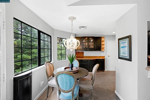 2020 Canyon Woods Dr C, San Ramon, CA 94582