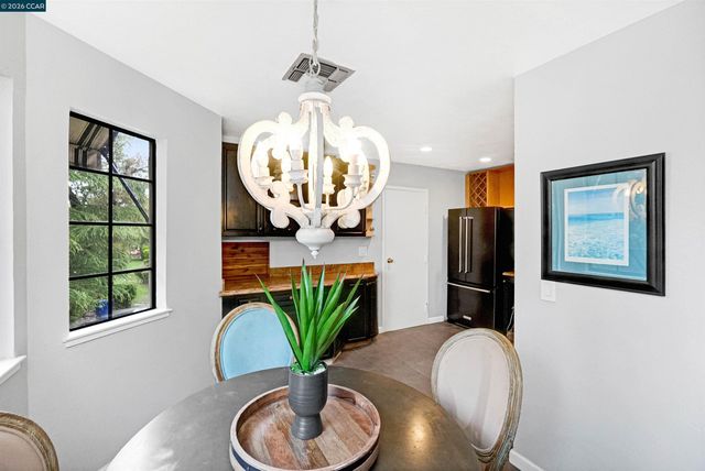 2020 Canyon Woods Dr C, San Ramon, CA 94582