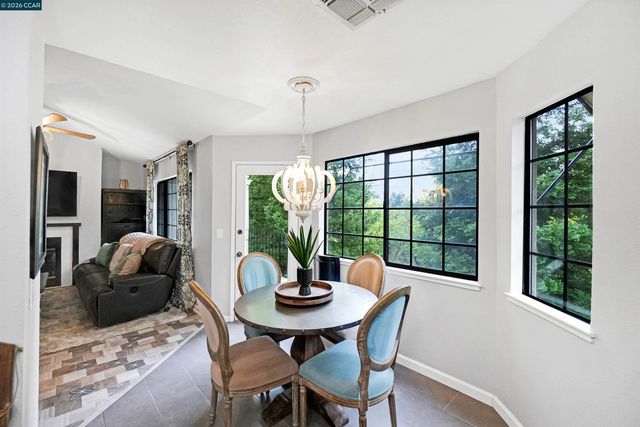2020 Canyon Woods Dr C, San Ramon, CA 94582