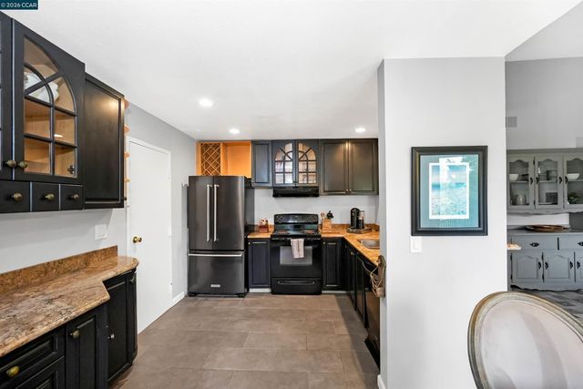 2020 Canyon Woods Dr C, San Ramon, CA 94582