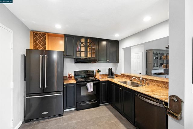 2020 Canyon Woods Dr C, San Ramon, CA 94582