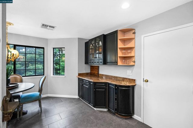 2020 Canyon Woods Dr C, San Ramon, CA 94582
