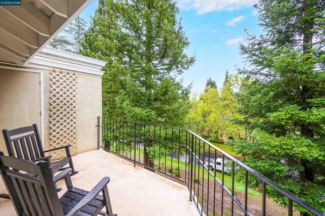 2020 Canyon Woods Dr C, San Ramon, CA 94582