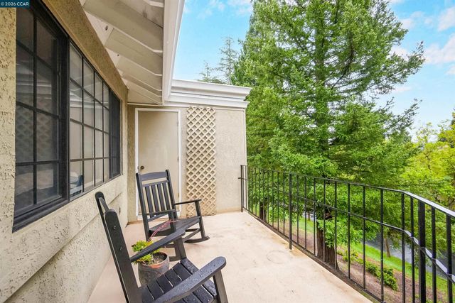 2020 Canyon Woods Dr C, San Ramon, CA 94582
