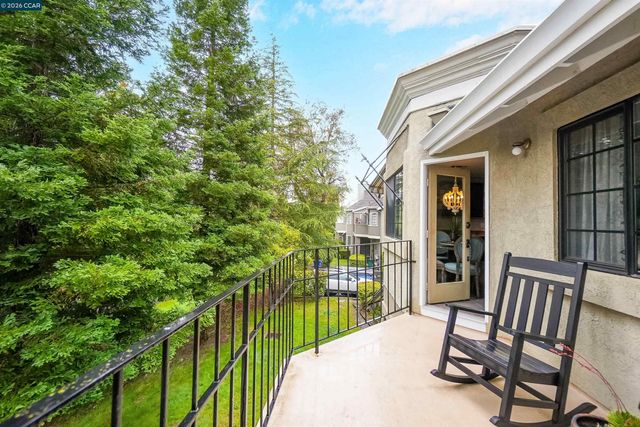 2020 Canyon Woods Dr C, San Ramon, CA 94582
